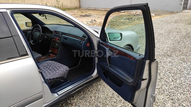 Mercedes E 240 1998, 437,000 km - 2.4 l - Bakı