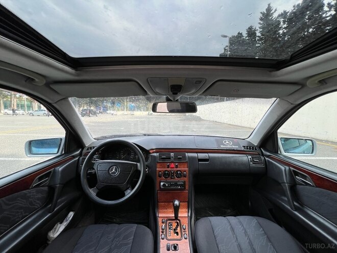 Mercedes E 200 1999, 327,000 km - 2.0 l - Sumqayıt