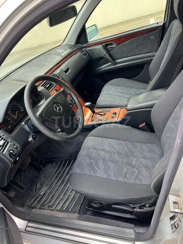 Mercedes E 200 1999, 327,000 km - 2.0 l - Sumqayıt