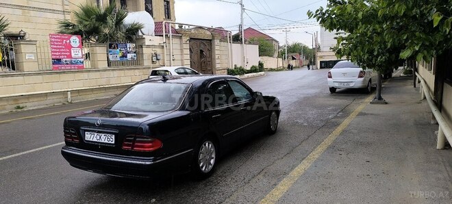 Mercedes E 220 d 2001, 341,200 km - 2.2 л - Bakı