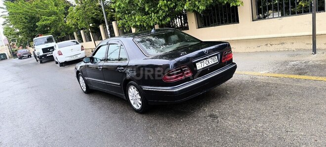 Mercedes E 220 d 2001, 341,200 km - 2.2 л - Bakı