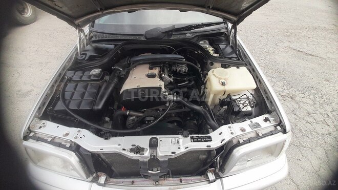 Mercedes C 180 1988, 423,000 km - 1.8 л - Salyan