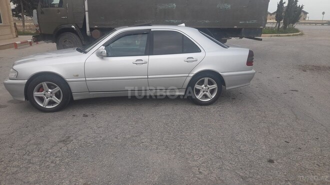 Mercedes C 180 1988, 423,000 km - 1.8 л - Salyan