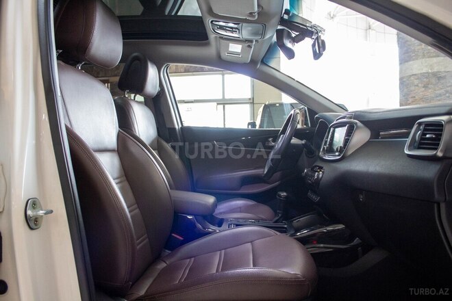 Kia Sorento-13