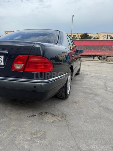Mercedes E 200 1998, 204,000 km - 2.0 l - Bakı
