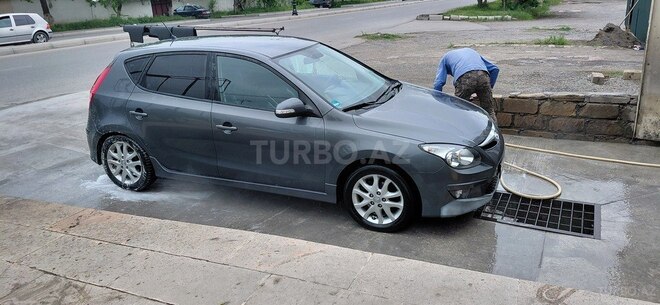Hyundai i30 2011, 206,000 km - 1.6 л - Quba