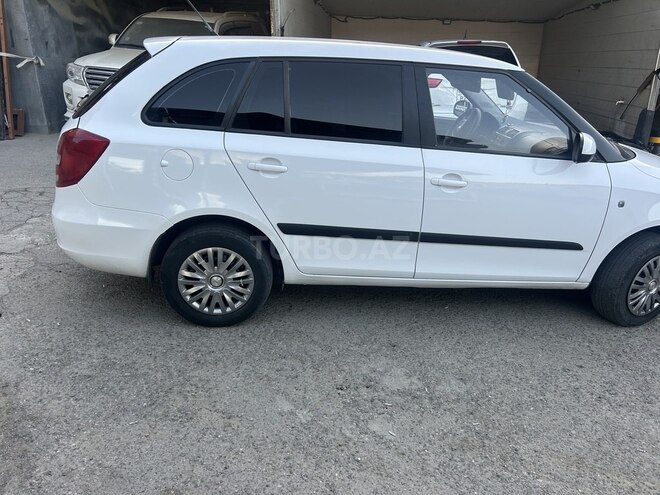 Skoda Fabia 2012, 300,000 km - 1.6 l - Bakı