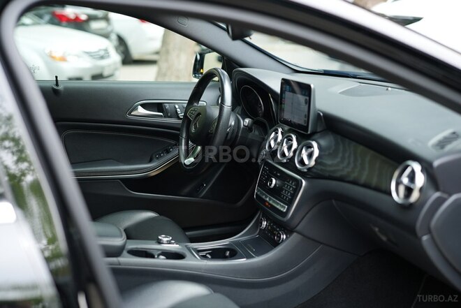 Mercedes GLA 250 4MATIC 2020, 79,000 km - 2.0 л - Bakı
