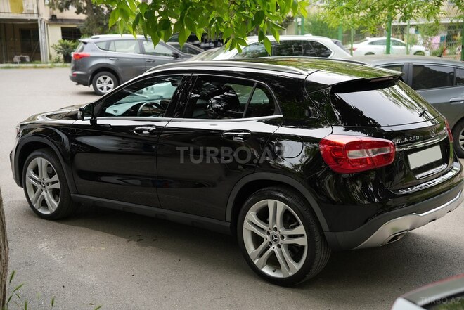 Mercedes GLA 250 4MATIC 2020, 79,000 km - 2.0 л - Bakı