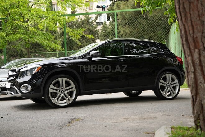 Mercedes GLA 250 4MATIC 2020, 79,000 km - 2.0 л - Bakı