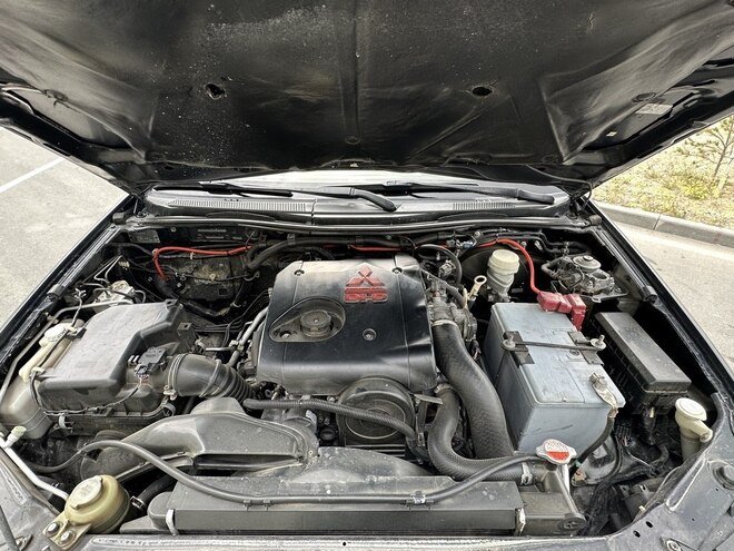 Mitsubishi L200 2008, 403,000 km - 2.5 l - Bakı