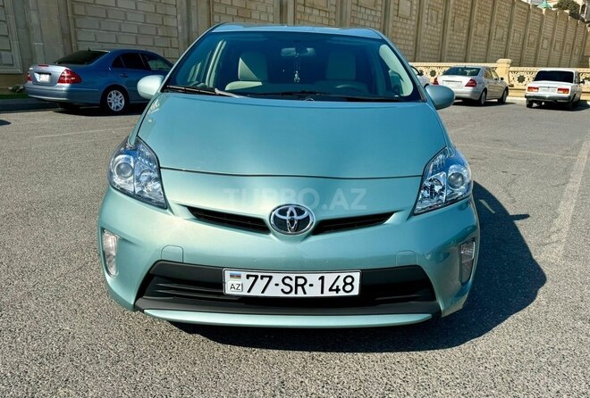 Toyota Prius 2015, 190,000 km - 1.8 l - Bakı