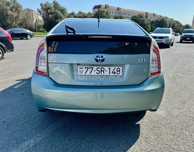 Toyota Prius 2015, 190,000 km - 1.8 l - Bakı