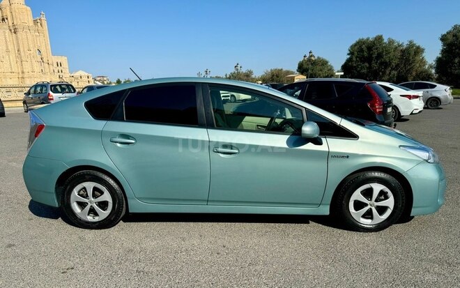 Toyota Prius 2015, 190,000 km - 1.8 l - Bakı