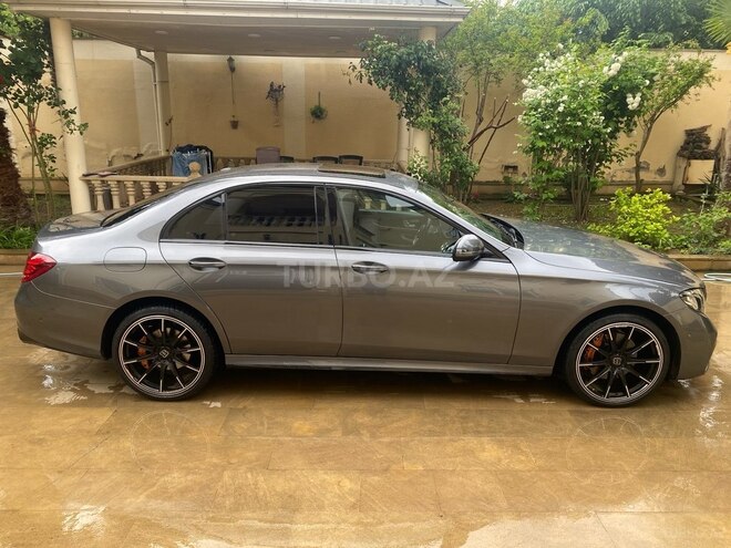 Mercedes E 300 4MATIC 2018, 59,600 km - 2.0 л - Bakı