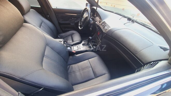 BMW 528 1997, 350,000 km - 2.8 l - Zaqatala