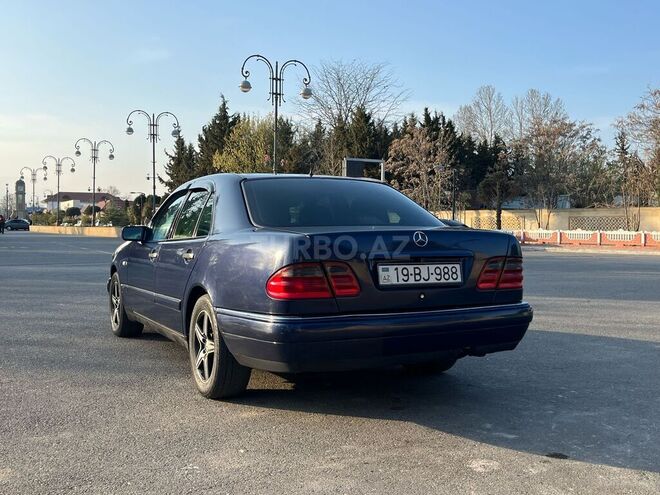Mercedes E 240 1997, 475,663 km - 2.4 l - Füzuli