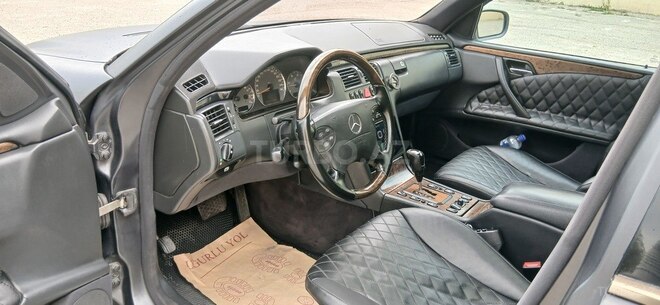 Mercedes E 270 2001, 907,560 km - 2.7 l - Bakı