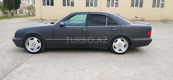 Mercedes E 270 2001, 907,560 km - 2.7 l - Bakı