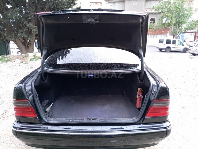 Mercedes E 270 2001, 440,000 km - 2.7 l - Bakı