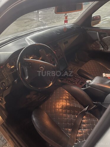 Mercedes E 220 d 2000, 200,000 km - 2.2 l - Bakı