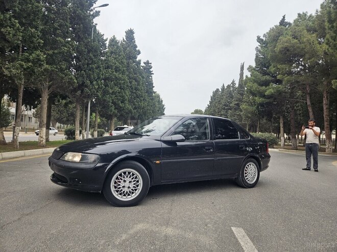 Opel Vectra 1996, 300,000 km - 1.8 l - Sumqayıt