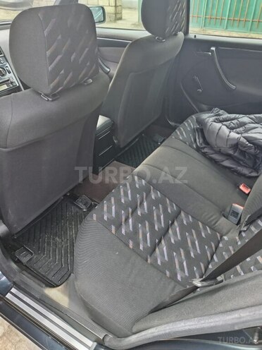Mercedes C 200 2000, 330,000 km - 2.0 l - Qusar