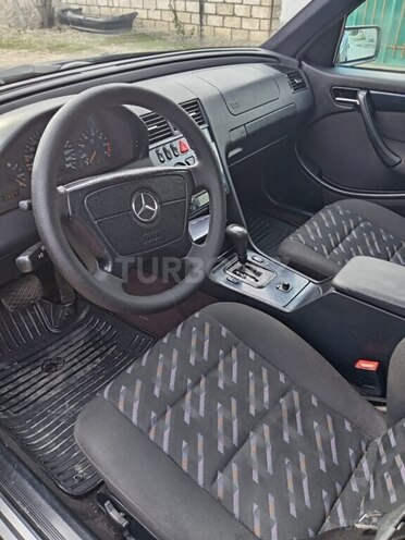 Mercedes C 200 2000, 330,000 km - 2.0 l - Qusar