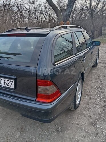 Mercedes C 200 2000, 330,000 km - 2.0 l - Qusar