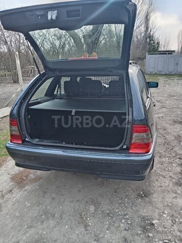 Mercedes C 200 2000, 330,000 km - 2.0 l - Qusar