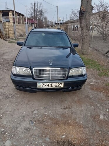 Mercedes C 200 2000, 330,000 km - 2.0 l - Qusar