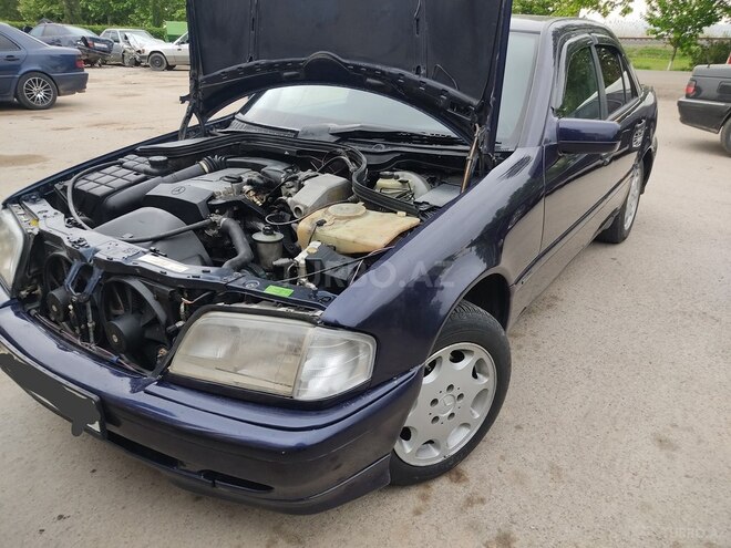 Mercedes C 180 1995, 195,559 km - 1.8 l - Füzuli