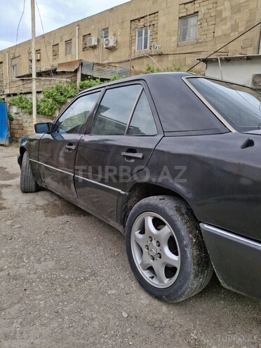 Mercedes E 250 1991, 365,000 km - 2.5 л - Bakı