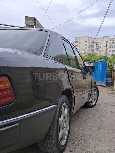 Mercedes E 250 1991, 365,000 km - 2.5 л - Bakı