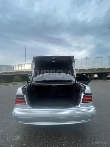 Mercedes E 220 d 2001, 385,902 km - 2.2 л - Bakı
