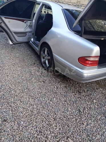 Mercedes E 240 1999, 381,693 km - 2.4 l - Cəlilabad