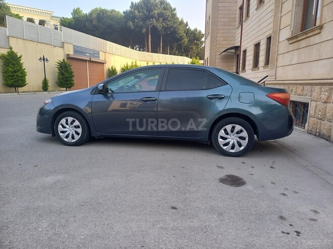 Toyota Corolla 2017, 136,794 km - 1.8 l - Bakı