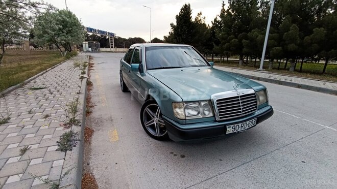 Mercedes E 220 1995, 326,287 km - 2.2 l - Sumqayıt