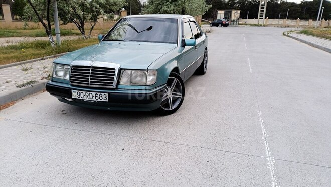 Mercedes E 220 1995, 326,287 km - 2.2 l - Sumqayıt