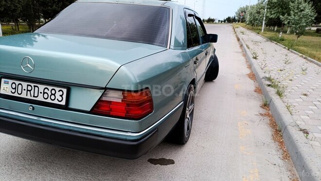 Mercedes E 220 1995, 326,287 km - 2.2 l - Sumqayıt