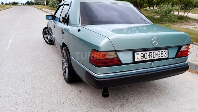Mercedes E 220 1995, 326,287 km - 2.2 l - Sumqayıt