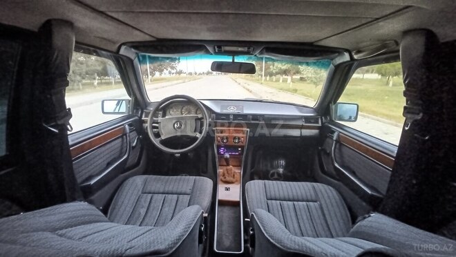 Mercedes E 220 1995, 326,287 km - 2.2 l - Sumqayıt