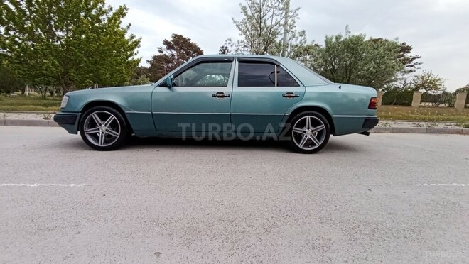 Mercedes E 220 1995, 326,287 km - 2.2 l - Sumqayıt
