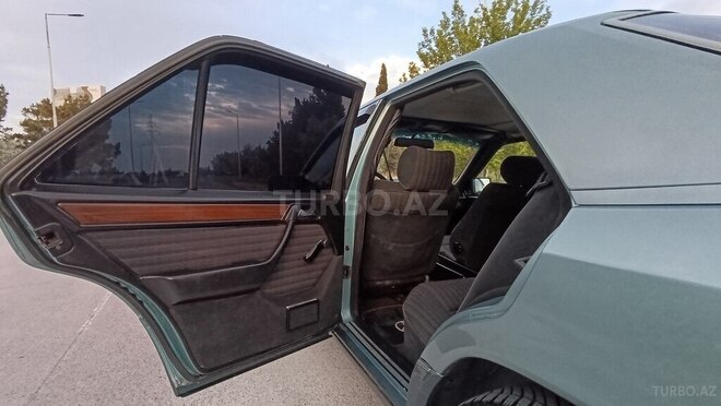 Mercedes E 220 1995, 326,287 km - 2.2 l - Sumqayıt