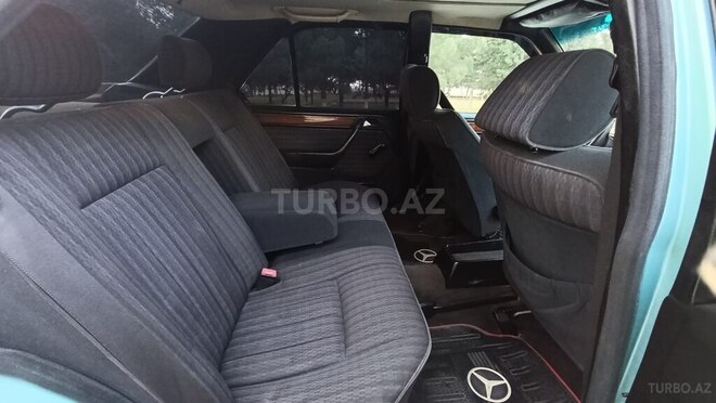 Mercedes E 220 1995, 326,287 km - 2.2 l - Sumqayıt