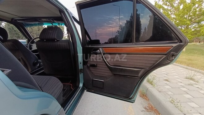 Mercedes E 220 1995, 326,287 km - 2.2 l - Sumqayıt