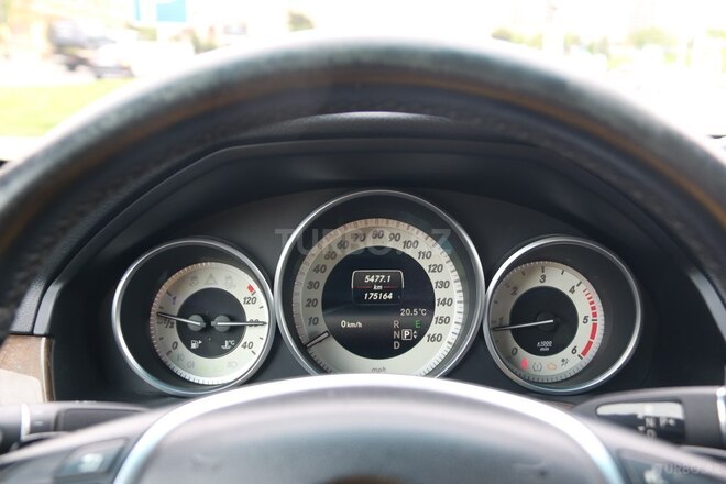 Mercedes E 250 2013, 175,164 km - 2.2 л - Bakı