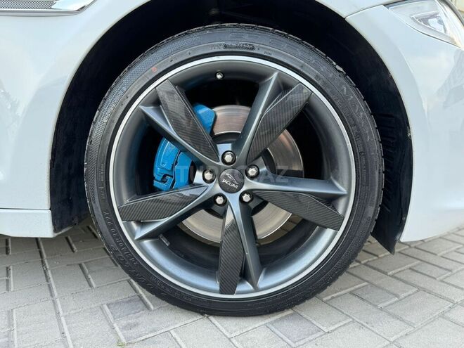 Jaguar XJ L 2016, 105,000 km - 3.0 l - Bakı
