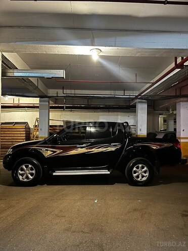 Mitsubishi L200 2011, 271,000 km - 2.5 l - Bakı