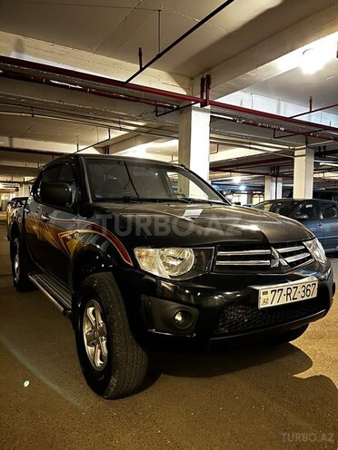 Mitsubishi L200 2011, 271,000 km - 2.5 l - Bakı